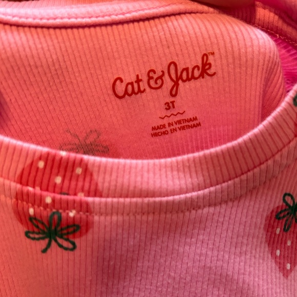 Toddler Girls Cat & Jack strawberry set - Picture 5 of 6